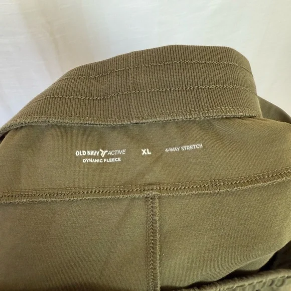 Old Navy Olive Green Men's Shorts - Picture 2 of 3